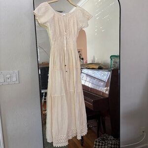 Vintage feminine lace front dress